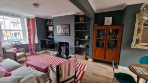 Inviting 2-Bed Character House Stamford